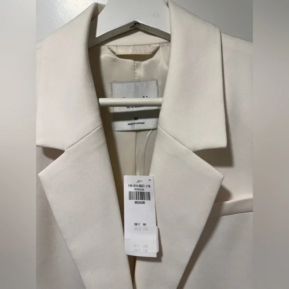 Blazer - Picture 2 of 4